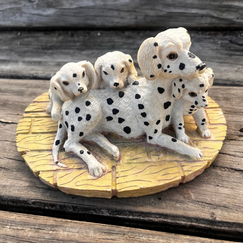 YOUNGS DALMATIAN MOM DOG WITH HER 3 PUPPIES DECOR STATUE VINTAGE
